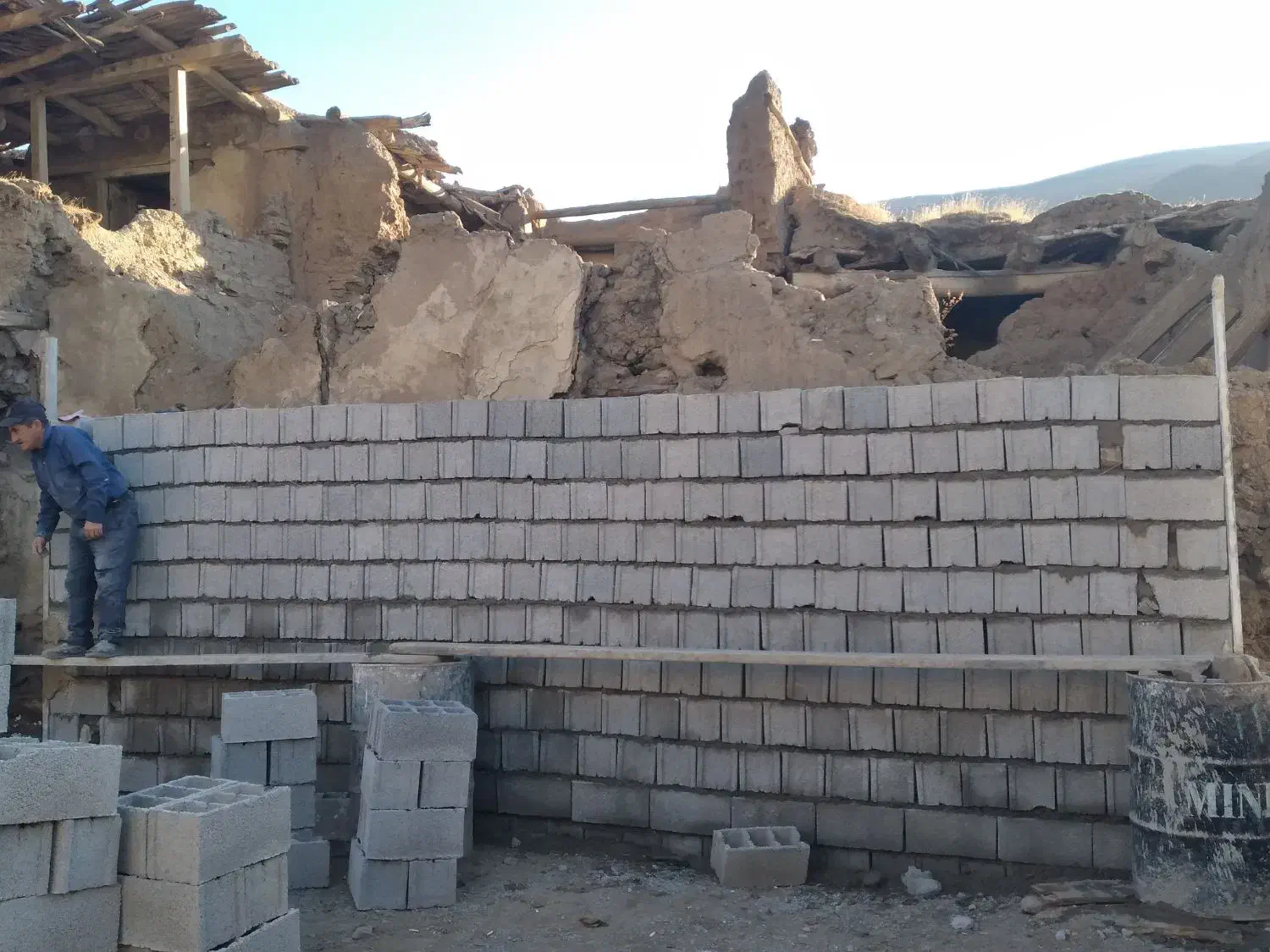 بنایی. کاشی کاری .گچکاری. رابیتس.|خدمات پیشه و مهارت|صومعهسرا, |دیوار