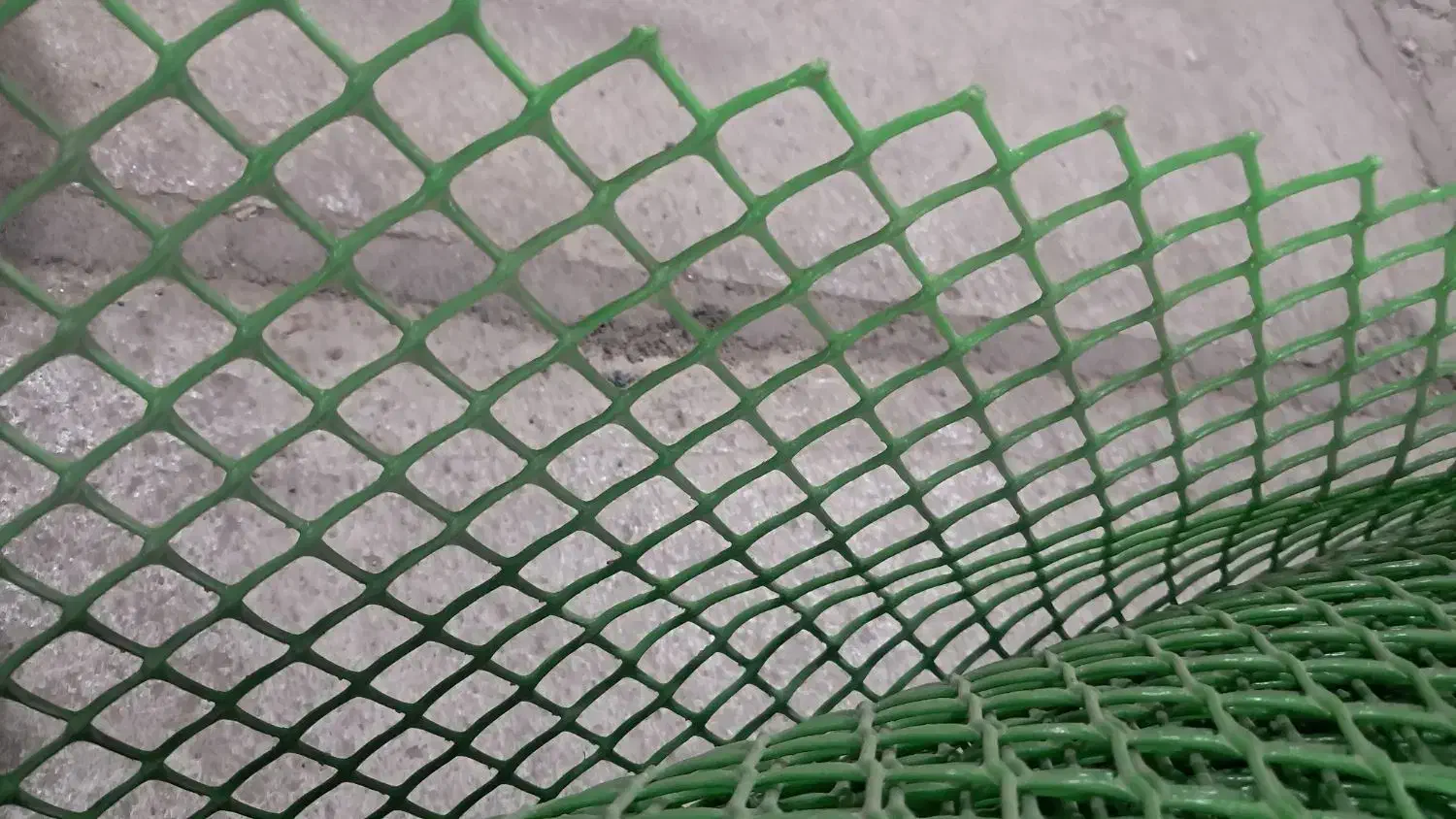 توری پلاستیکی (توری مرغی)،عرض ۲ متر|عمده‌فروشی|شهریار, رضی آباد پایین|دیوار