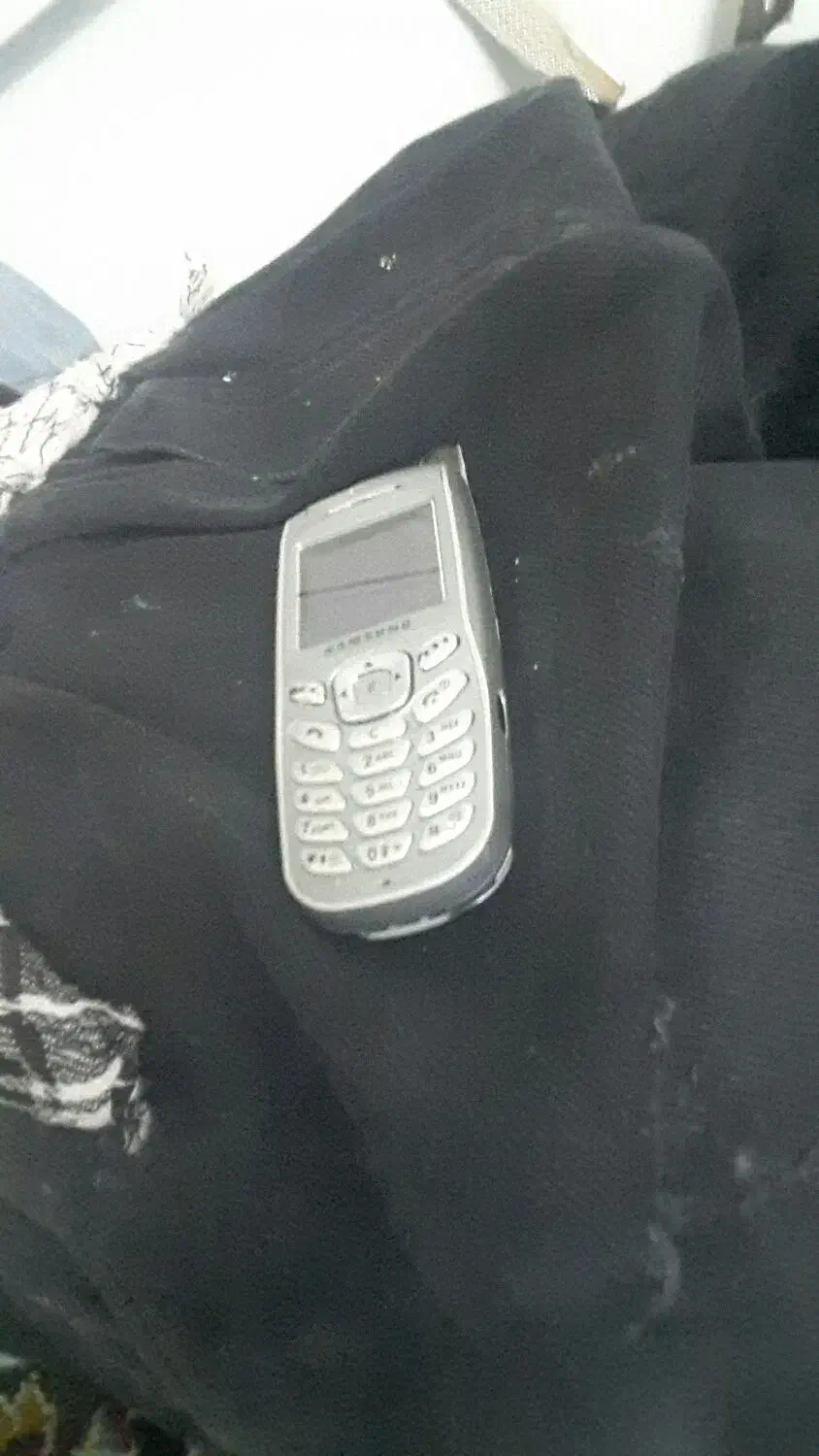 گوشی ساده سامسونگ|موبایل|قم, نخودی|دیوار