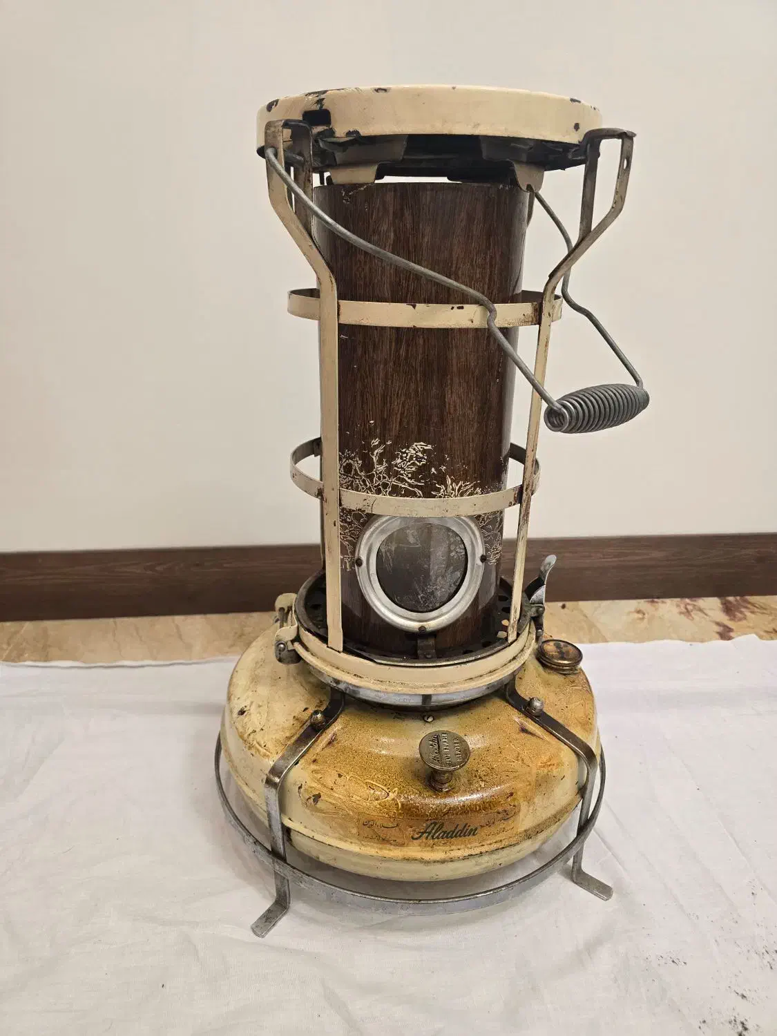 علاالدین نفتی قدیمی کاملاً سالم|کلکسیون اشیاء عتیقه|تهران, شهرک آزمایش|دیوار