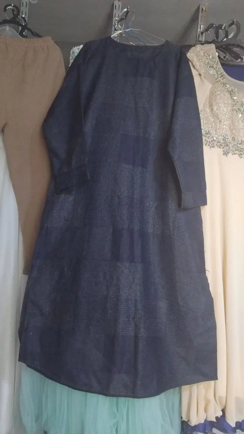 لباس گرم|لباس|مسجد سلیمان, |دیوار