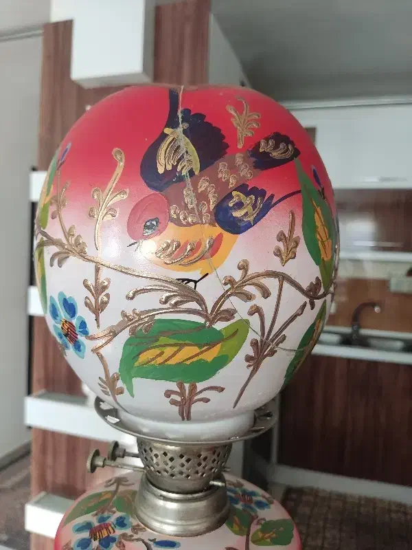 چراغ لاله قدیمی|کلکسیون اشیاء عتیقه|اردبیل, |دیوار