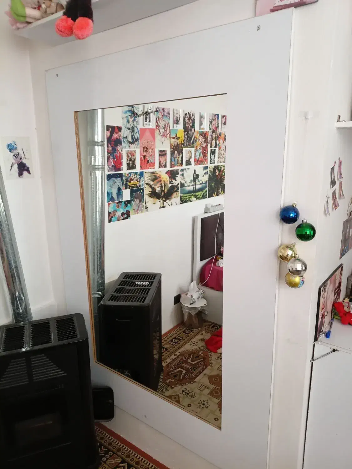 اینه|آینه|شهریار, کهنز|دیوار