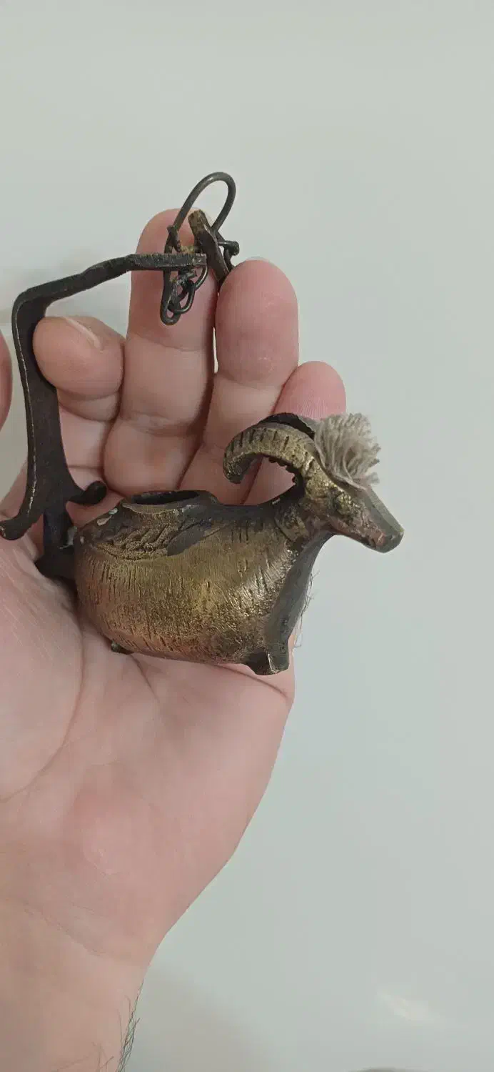 پیه سوز قدمت دار|کلکسیون اشیاء عتیقه|ساری, |دیوار