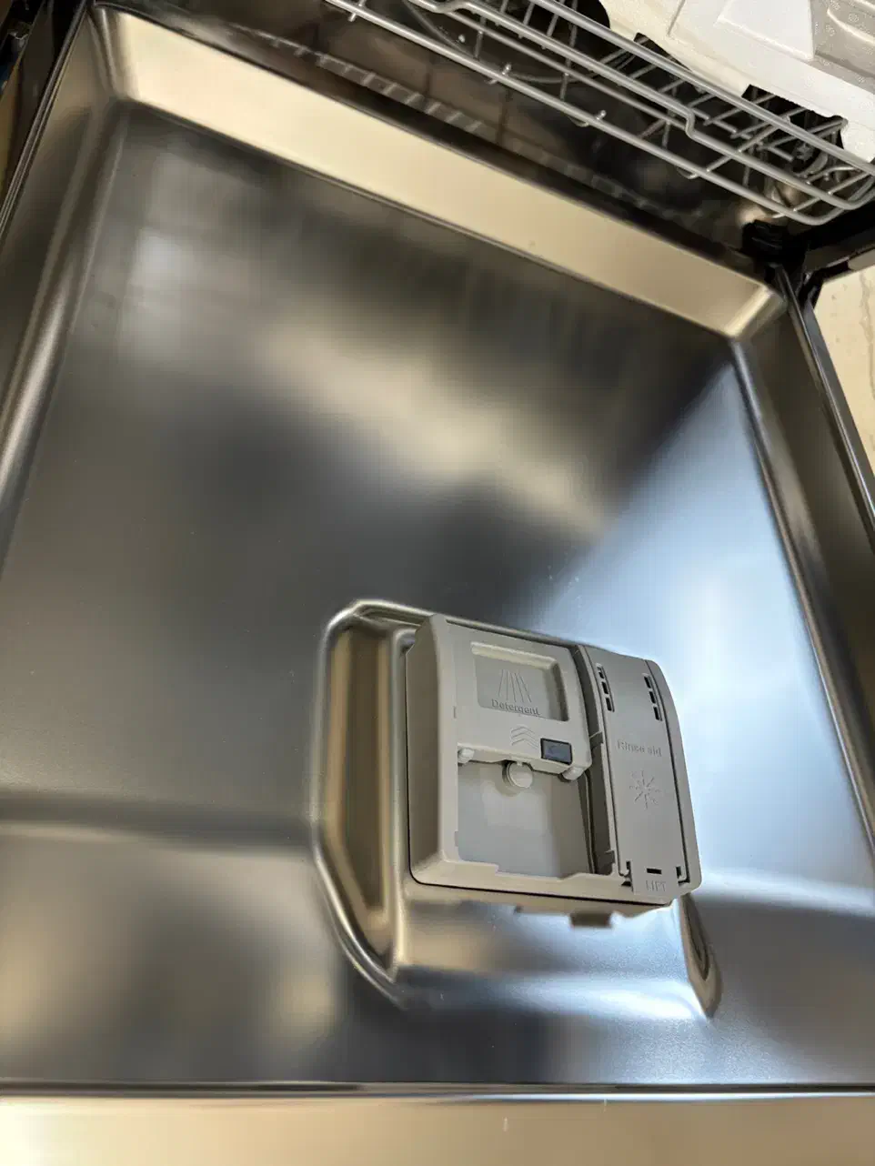 ماشین ظرف شویی|ماشین ظرفشویی|شیرگاه, |دیوار