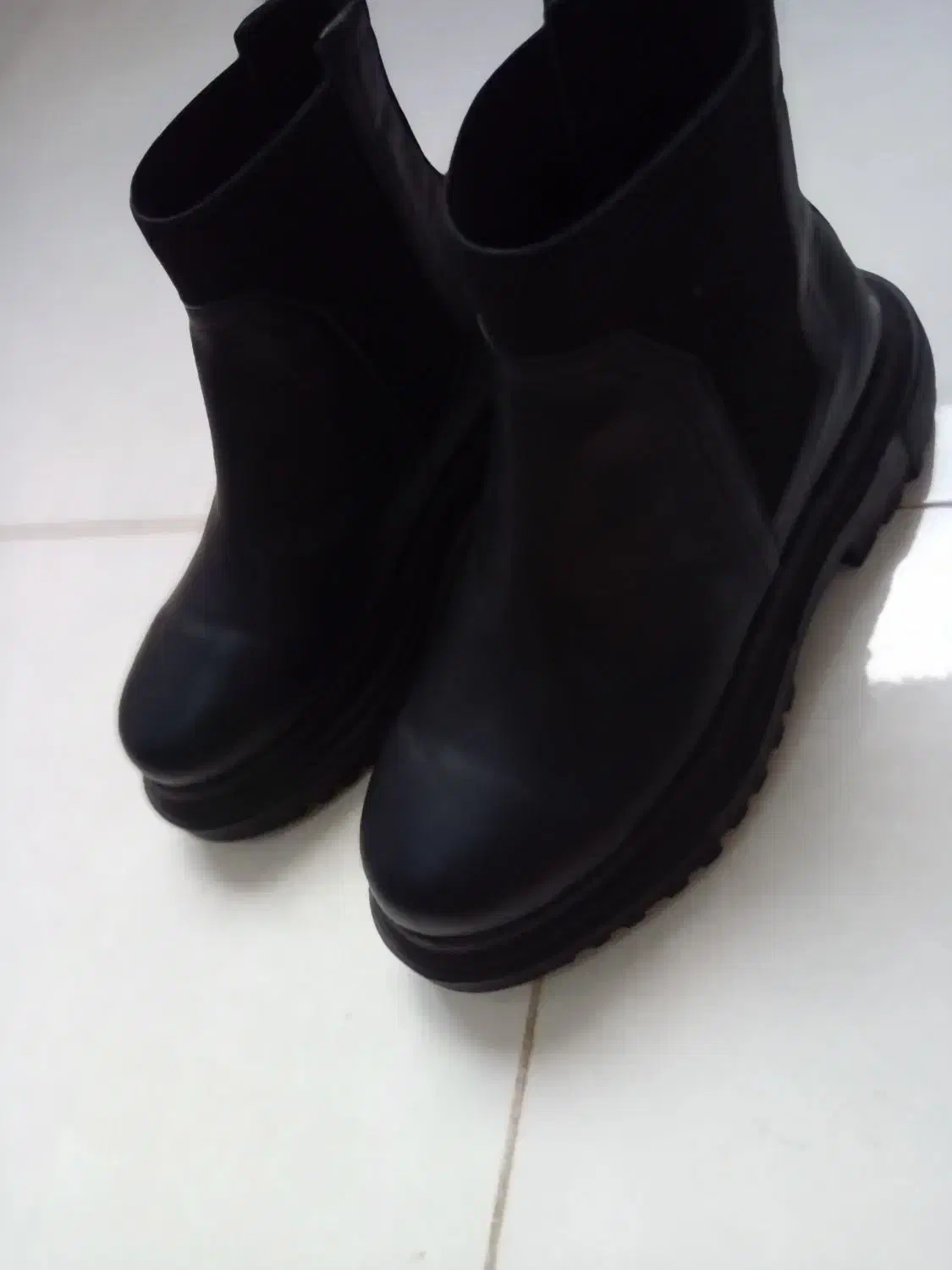 بوت نو|کیف، کفش، کمربند|دورود, |دیوار