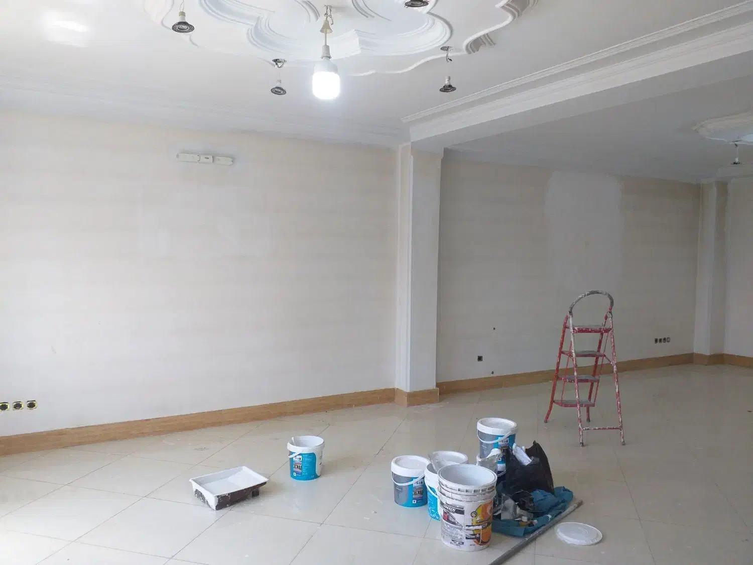 نقاشی ساختمان رنگ آمیزی پایین‌ ترین قیمت در بجنورد|خدمات پیشه و مهارت|بجنورد, |دیوار