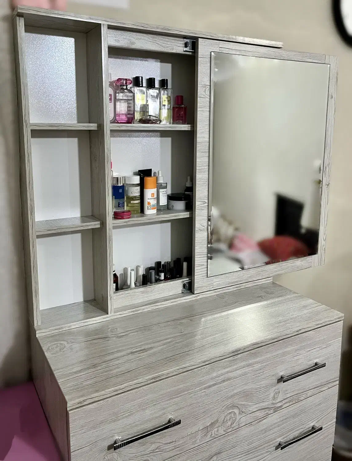 میز دراور چهار کشو|جاکفشی، کمد، دراور|قدس, شهر‌قدس|دیوار