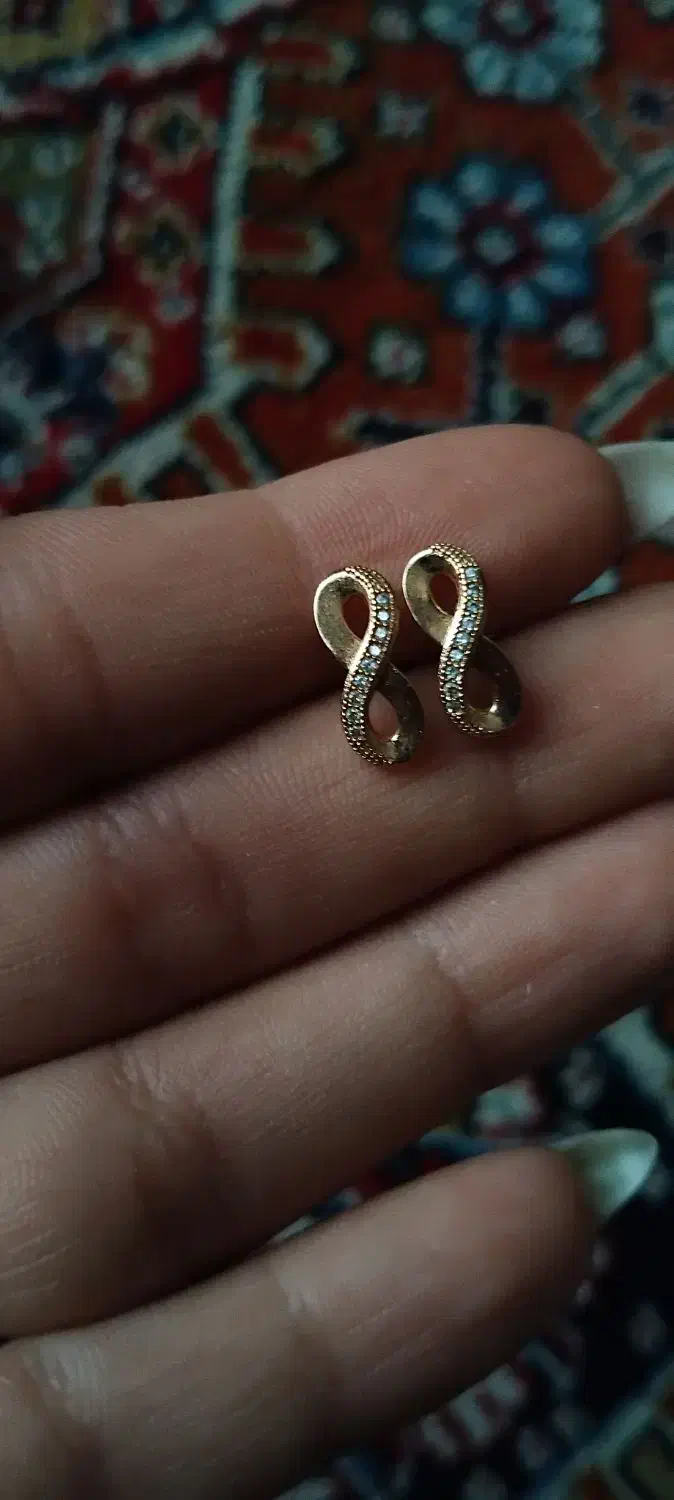 گوشواره میخی|بدلیجات|تربت جام, پاسداران|دیوار