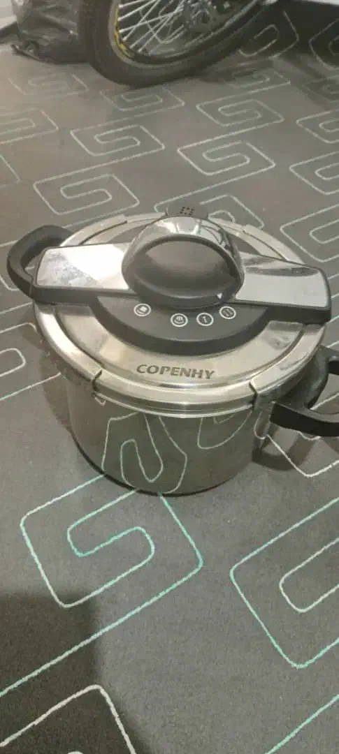 زودپز دوقلو|ظروف پخت‌وپز|هشتگرد, هشتگرد قدیم|دیوار