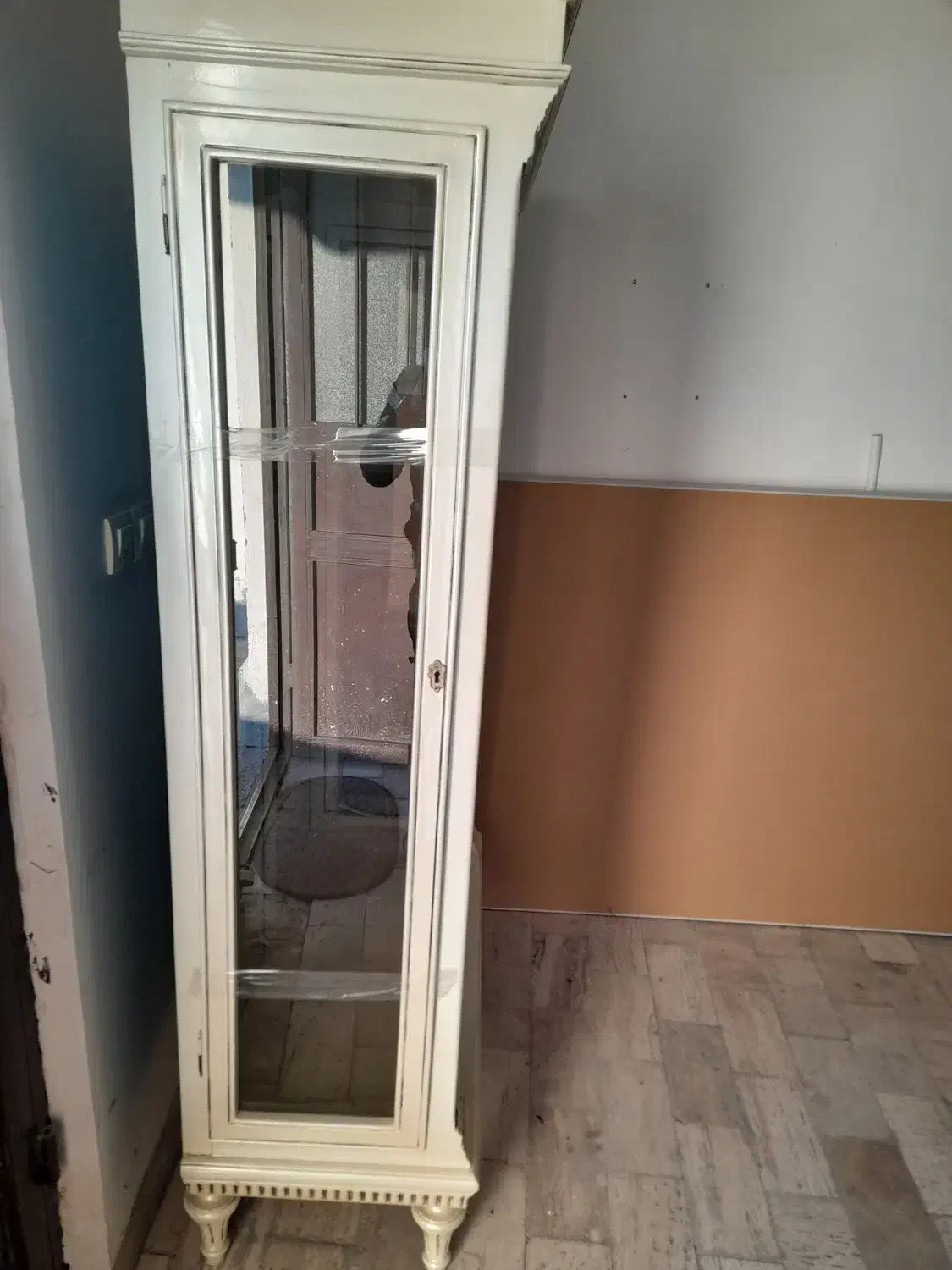 بوفه خوشکل در حد نوع احتیاج به پول دارم|بوفه، ویترین، کنسول|سهند, |دیوار