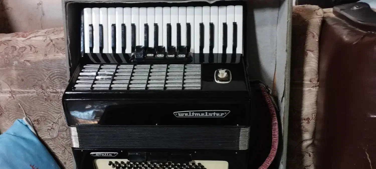 اکاردون ویلتمستر آلمان ۸۰باس|پیانو، کیبورد، آکاردئون|مشهد, شهرک امام هادی (شهرک غرب)|دیوار