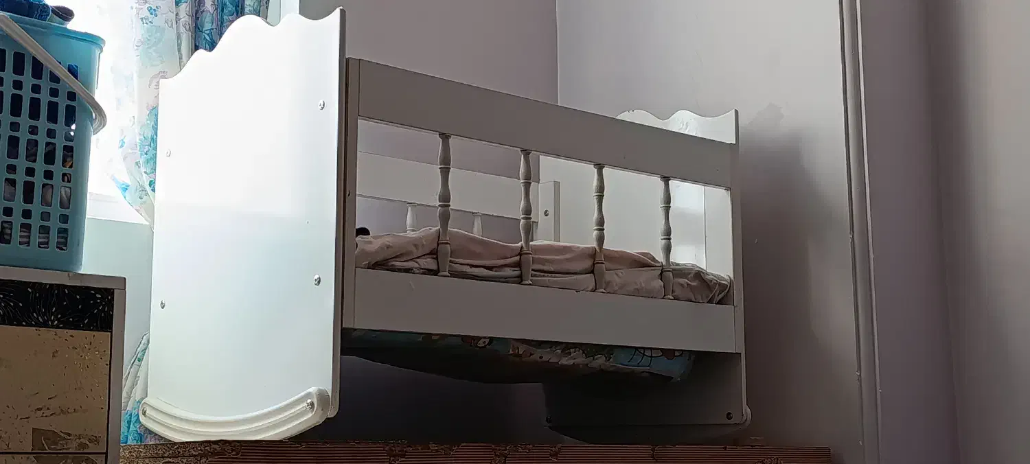 گهواره و تخت نوزاد|تخت و صندلی بچه|قم, پردیسان|دیوار