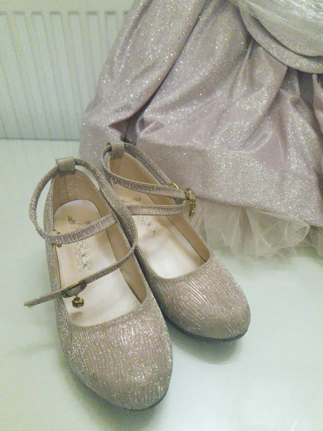 لباس مجلسی دخترونه (سایز 6)|کفش و لباس بچه|ری, دیلمان|دیوار