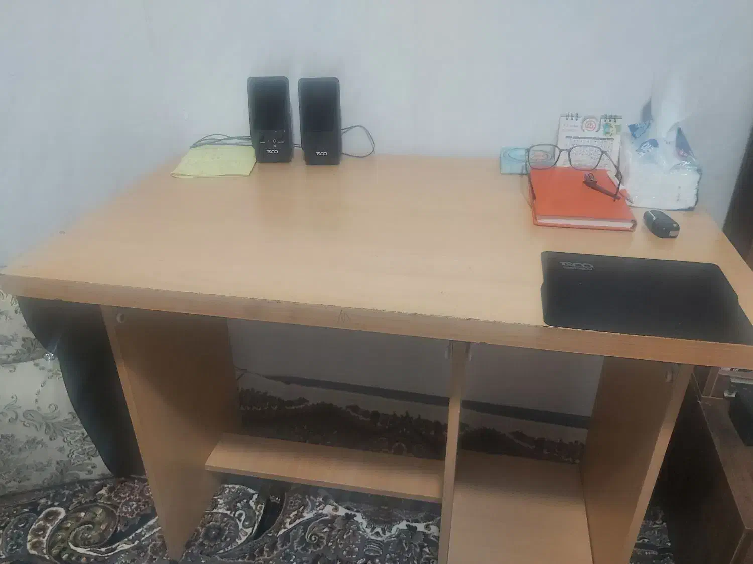 میز تحریر یاکامپیوتر|میز تحریر و کامپیوتر|شیراز, شهرک فرهنگیان|دیوار