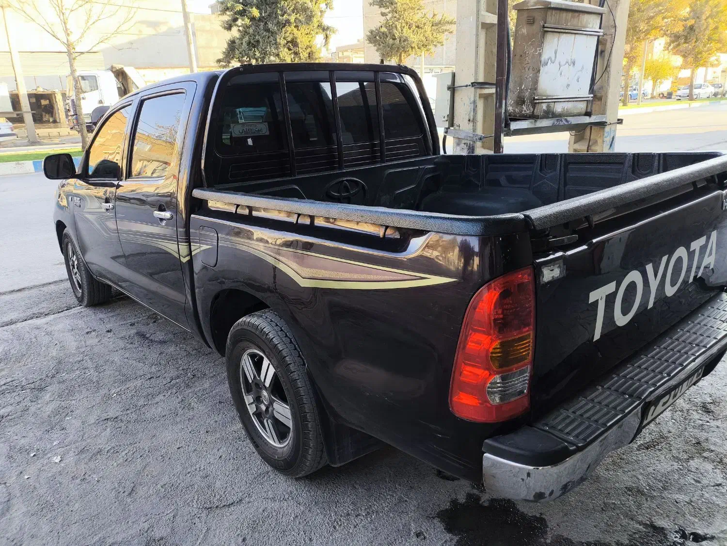 هایلوکس۲۰۰۶|خودرو سواری و وانت|لردگان, |دیوار