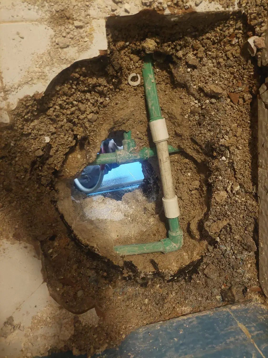 لوله کشی ونشت یابی|خدمات پیشه و مهارت|صدرا-فارس, فاز ۱|دیوار