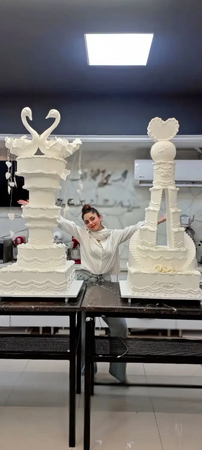کیک عروسی با طراحی لوکس و قیمت کاملاً منصفانه|خدمات پذیرایی، مراسم|اهواز, زندوکیلی|دیوار