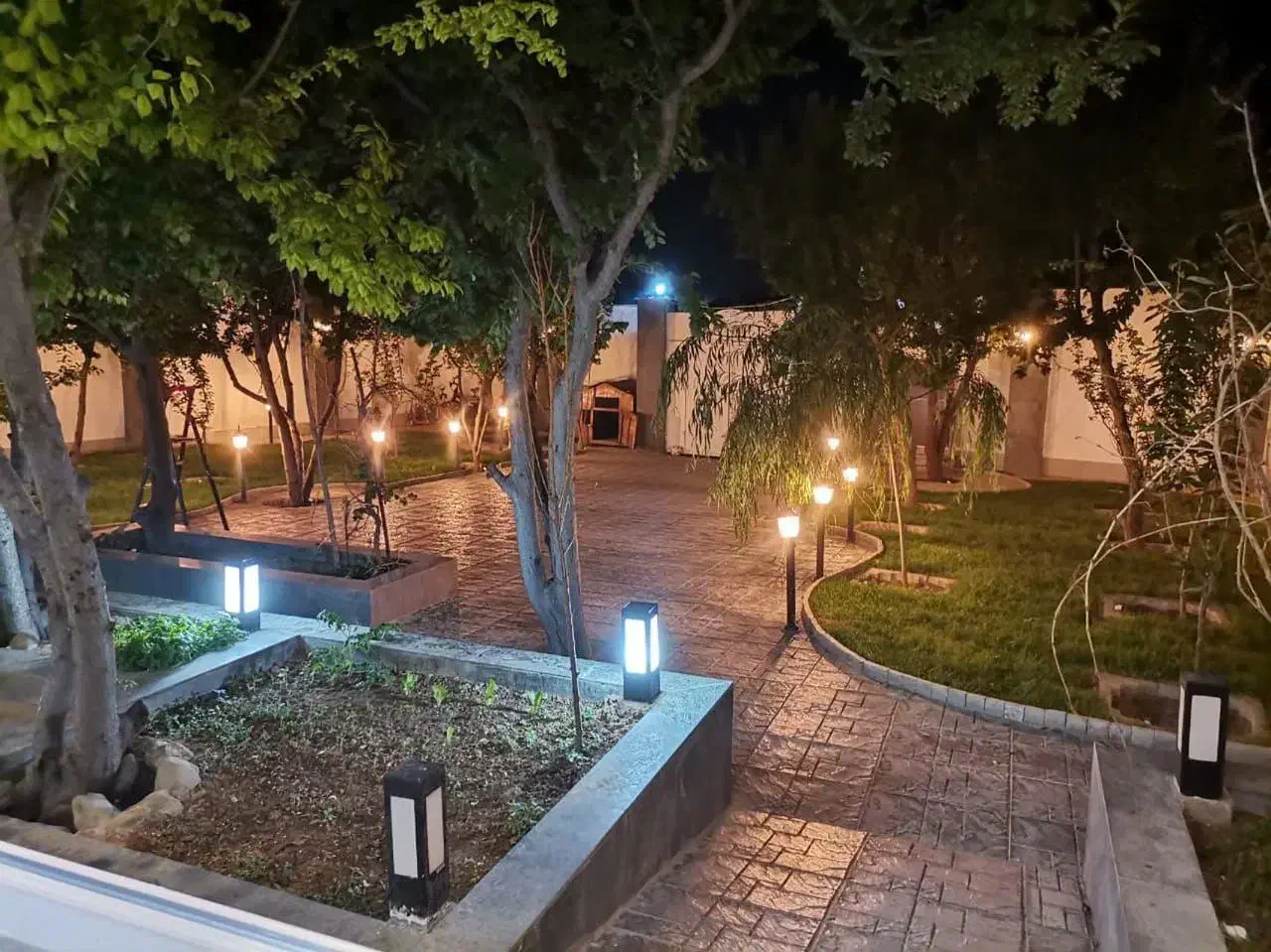 باغ ویلا ۵۶۰ متری با بنا/استخر دار/مبله/تاپ لوکیشن|فروش خانه و ویلا|شهریار, ابراهیم‌آباد|دیوار