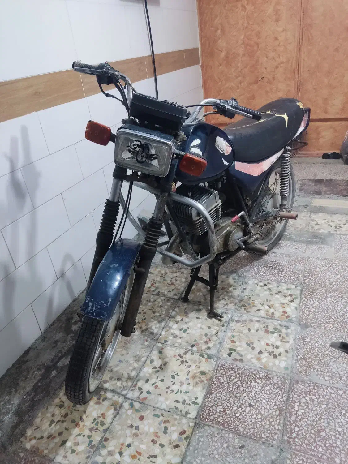 موتور قدیمی روسی مینیکس|موتورسیکلت|ابریشم, |دیوار