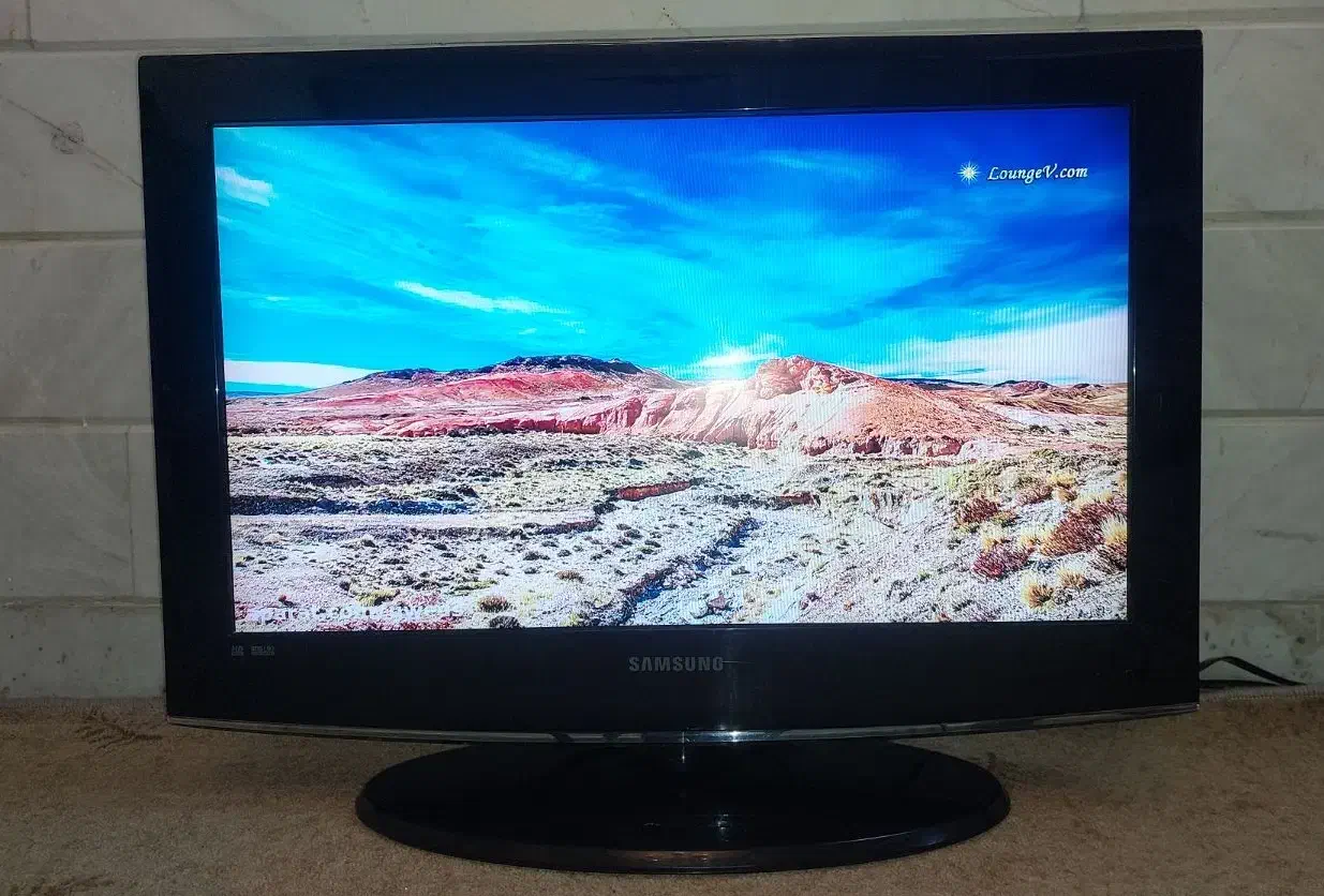 تلویزیون LCD سامسونگ اصلی سالم و تمیز|تلویزیون و پروژکتور|قم, بنیاد|دیوار