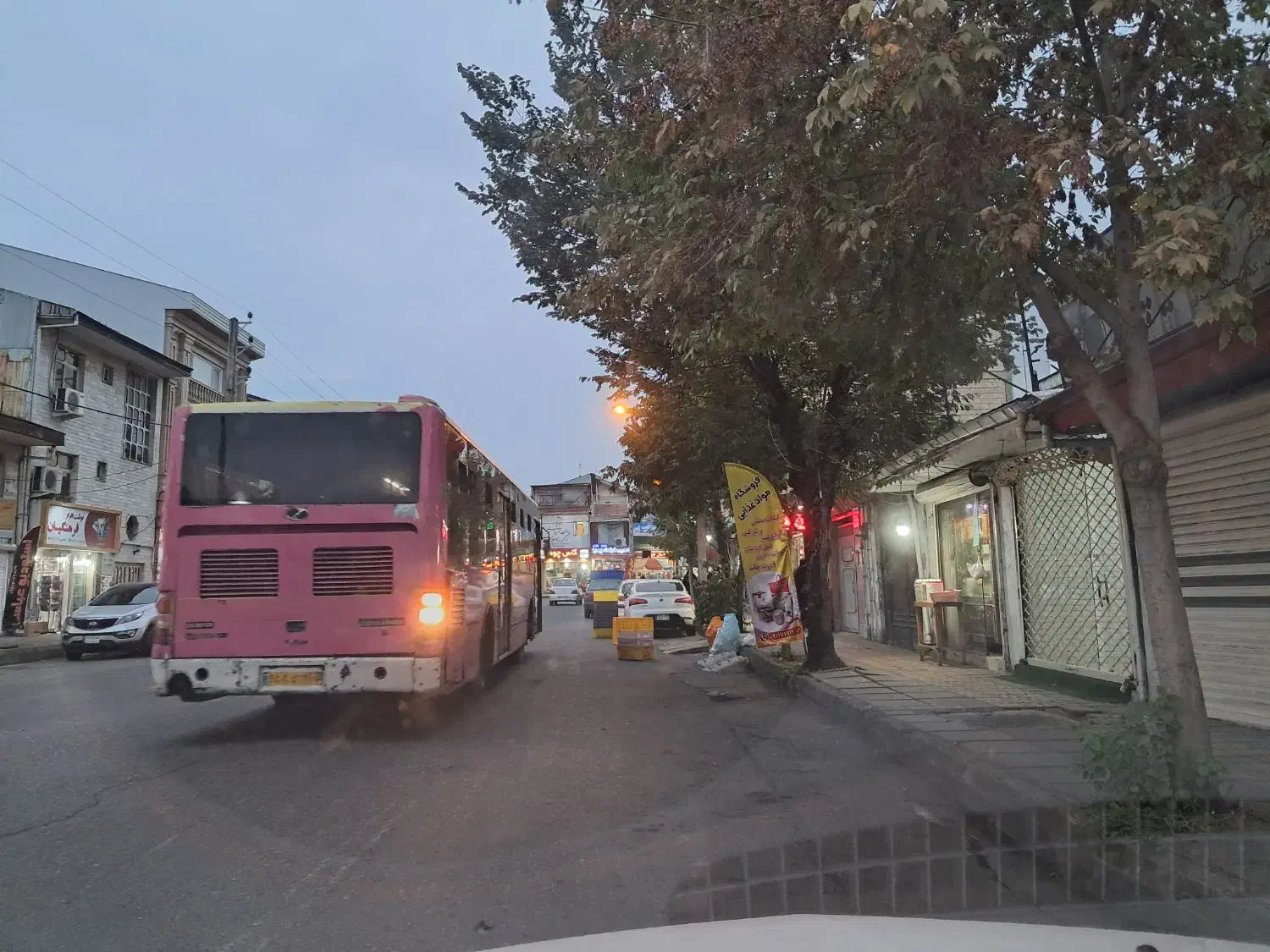 اجاره رهن مغازه  بر بلوار اصلی حمیدیان رشت|اجارهٔ مغازه و غرفه|رشت, حمیدیان|دیوار