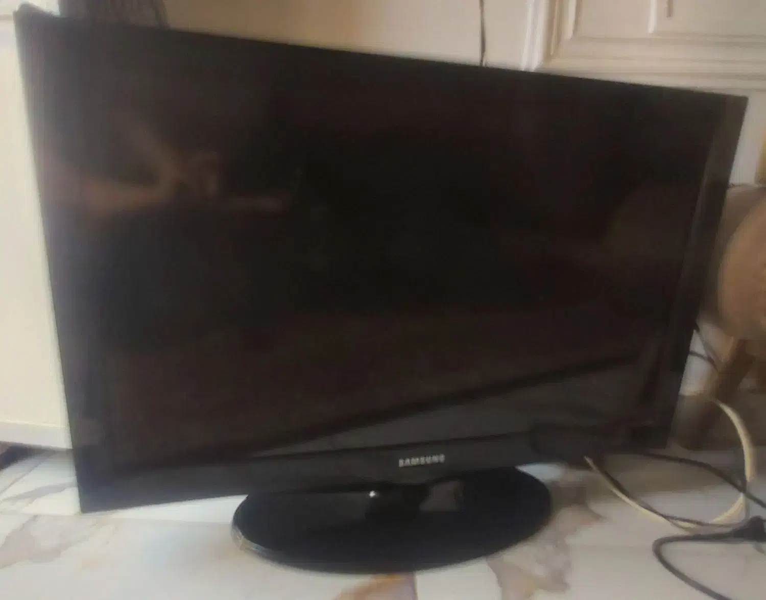 تلویزیون lcd 32 اینچ مارک سامسونگ|تلویزیون و پروژکتور|کرمان, |دیوار