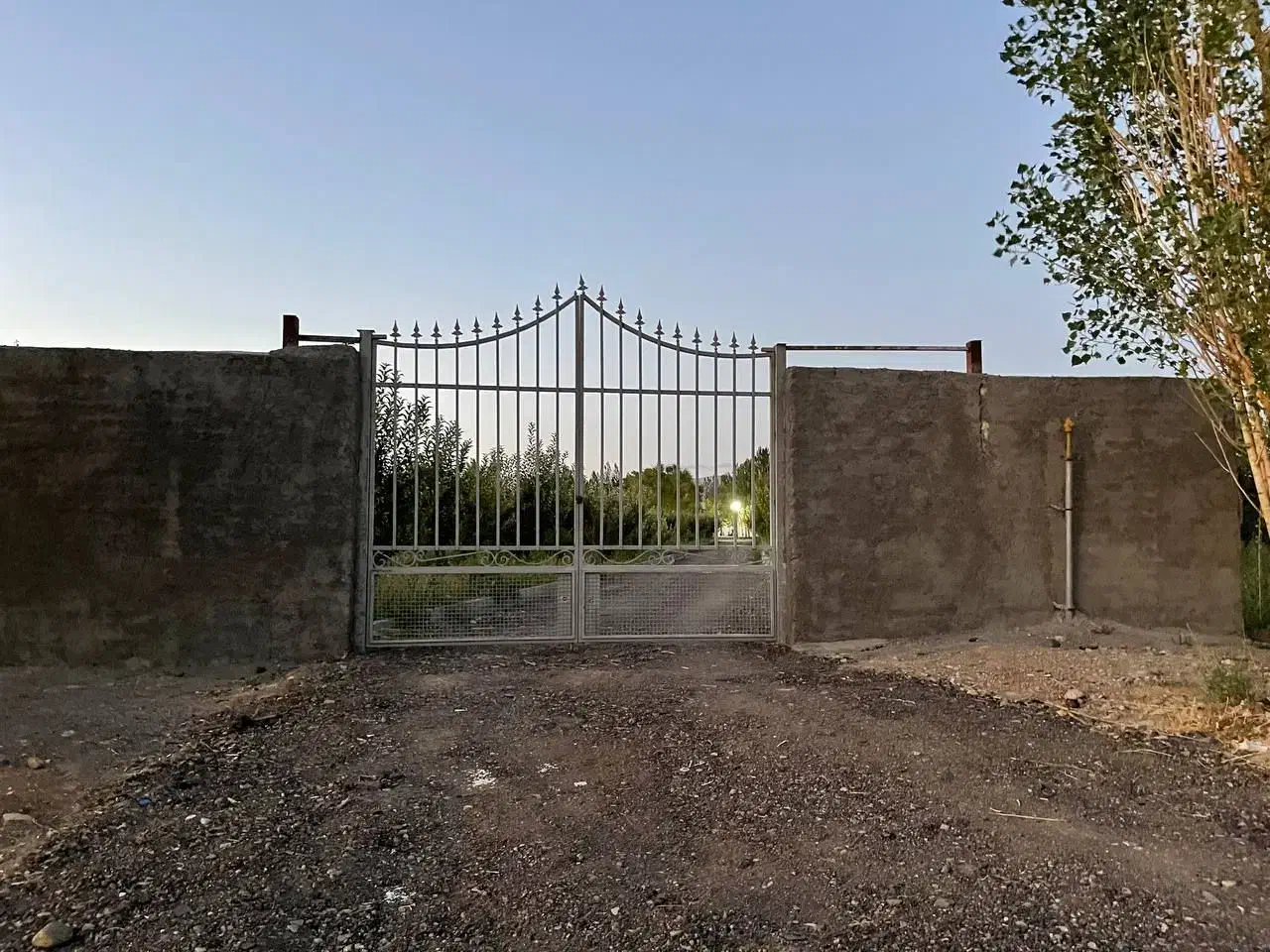 باغ بر اتوبان تهران دارای آب برق گاز|فروش زمین و ملک کلنگی|زنجان, |دیوار