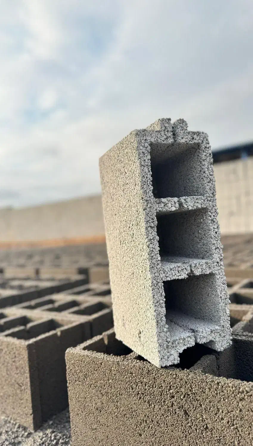 فروش عمده بلوک سیمانی نر و ماده محکم ترین|مصالح و تجهیزات ساختمان|کرمانشاه, |دیوار