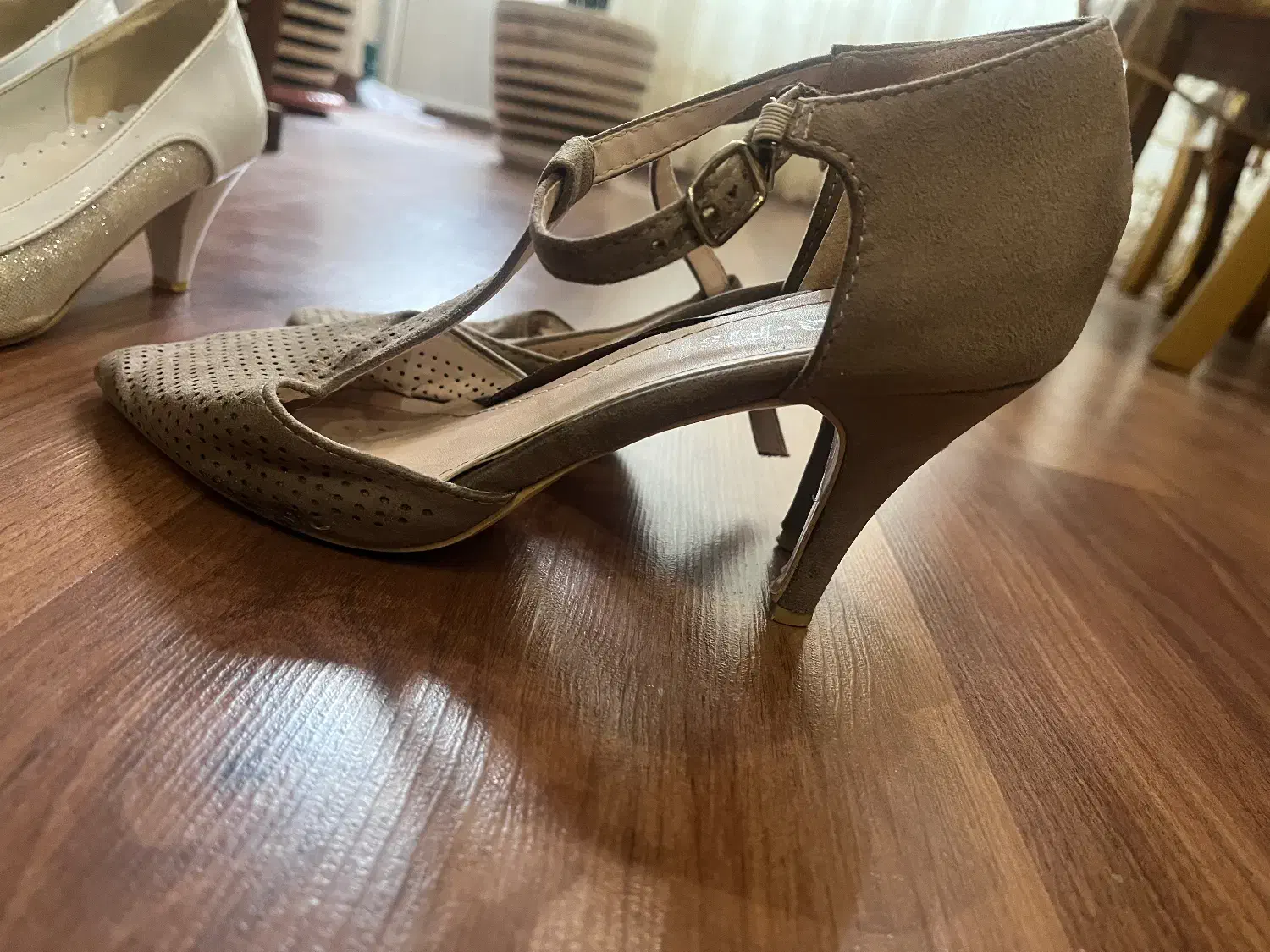 کفش مجلسی|کیف، کفش، کمربند|گرگان, |دیوار