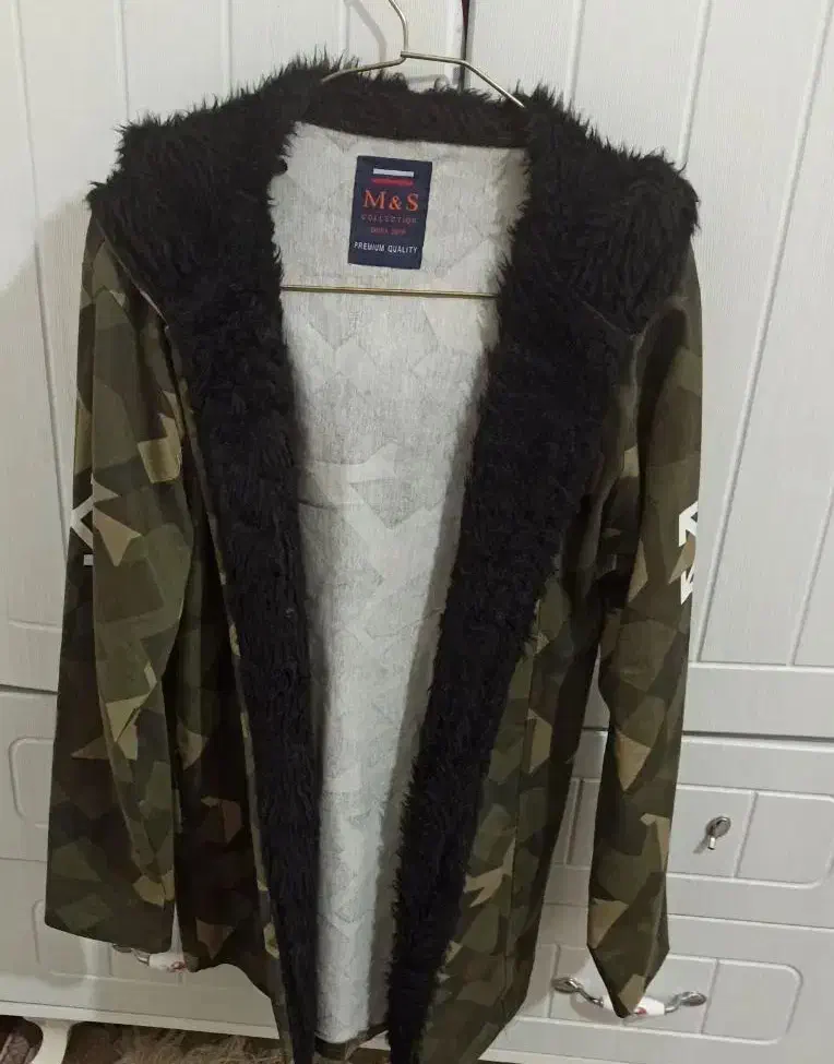 لباس|لباس|شازند, |دیوار