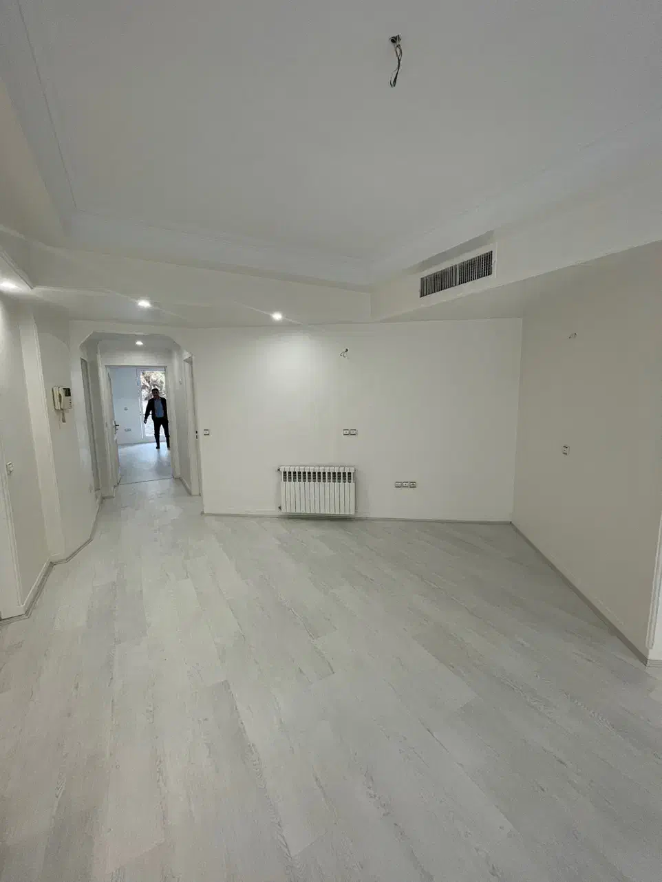 نیاوران ۱۳۵ متر ۲ خواب فول مشاعات