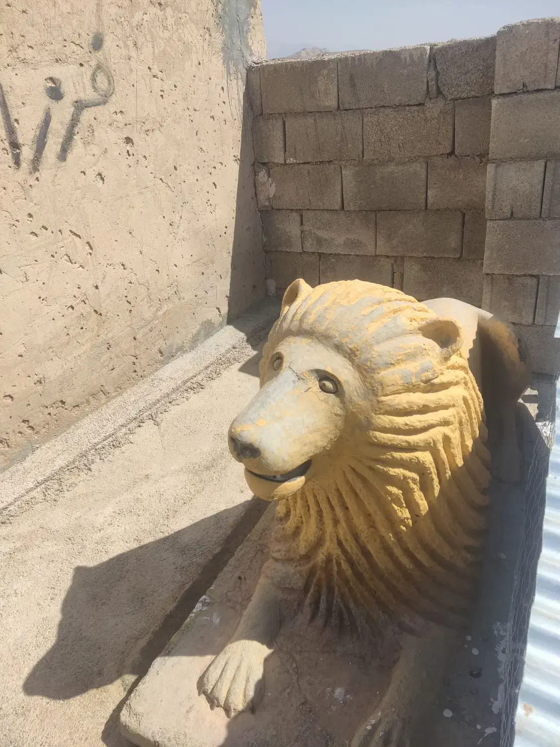 شیر بتنی هست|مجسمه، تندیس، ماکت|اهواز, کوی باهنر|دیوار