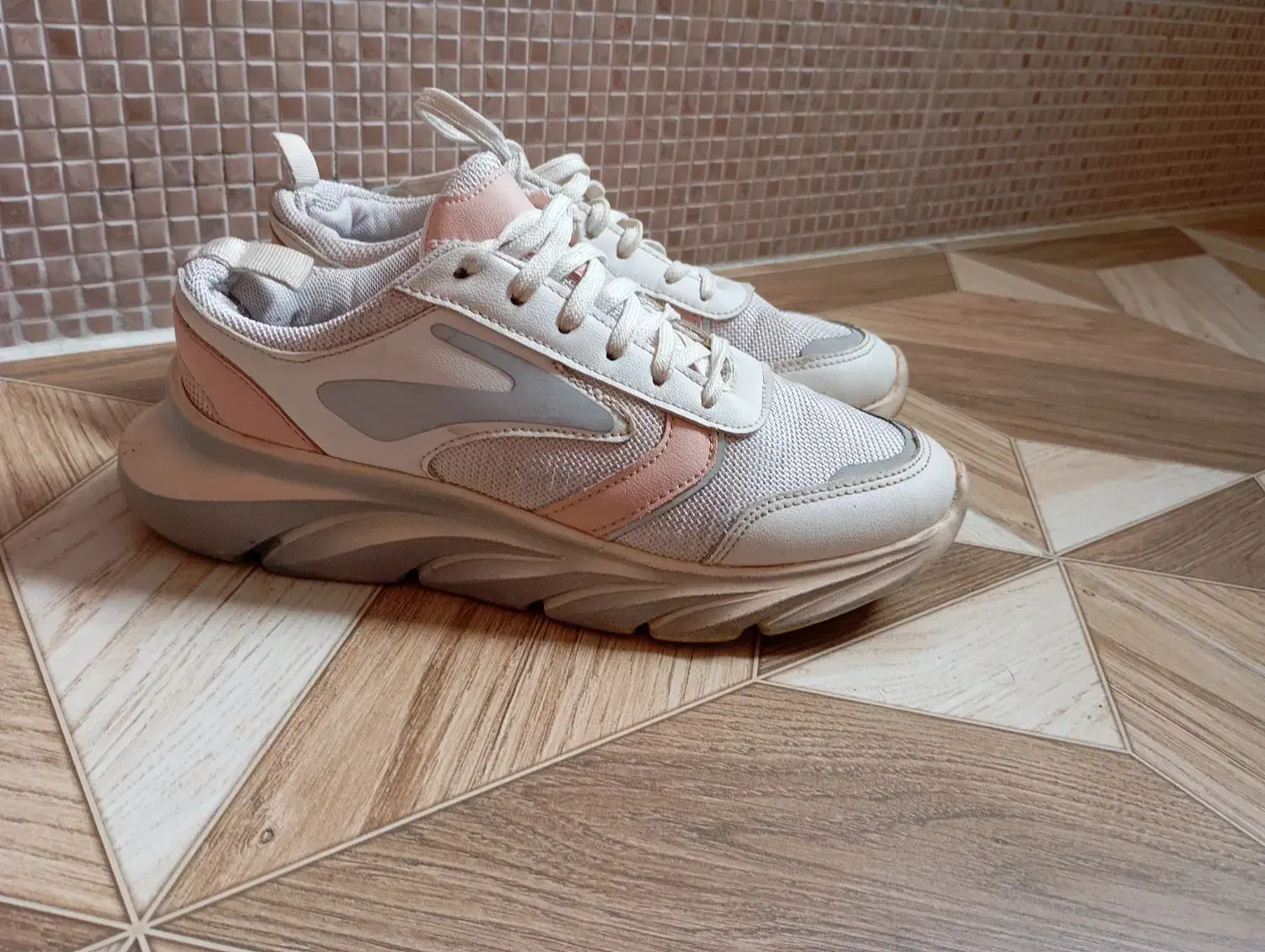 کفش دخترانه|کیف، کفش، کمربند|خوی, |دیوار