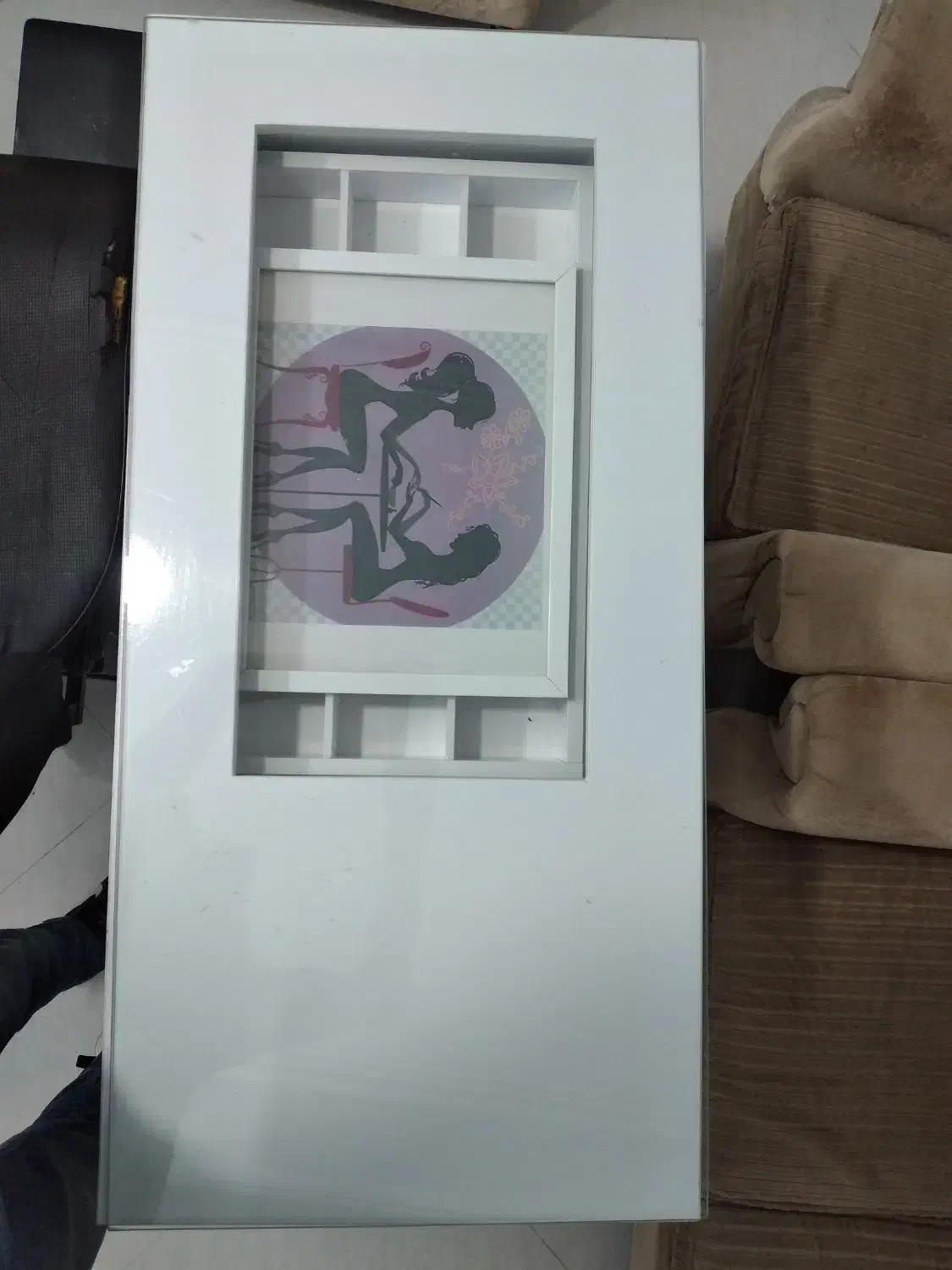 ۱ عدد میز ناخن کاری|آرایشگاه و سالن‌های زیبایی|بابل, |دیوار