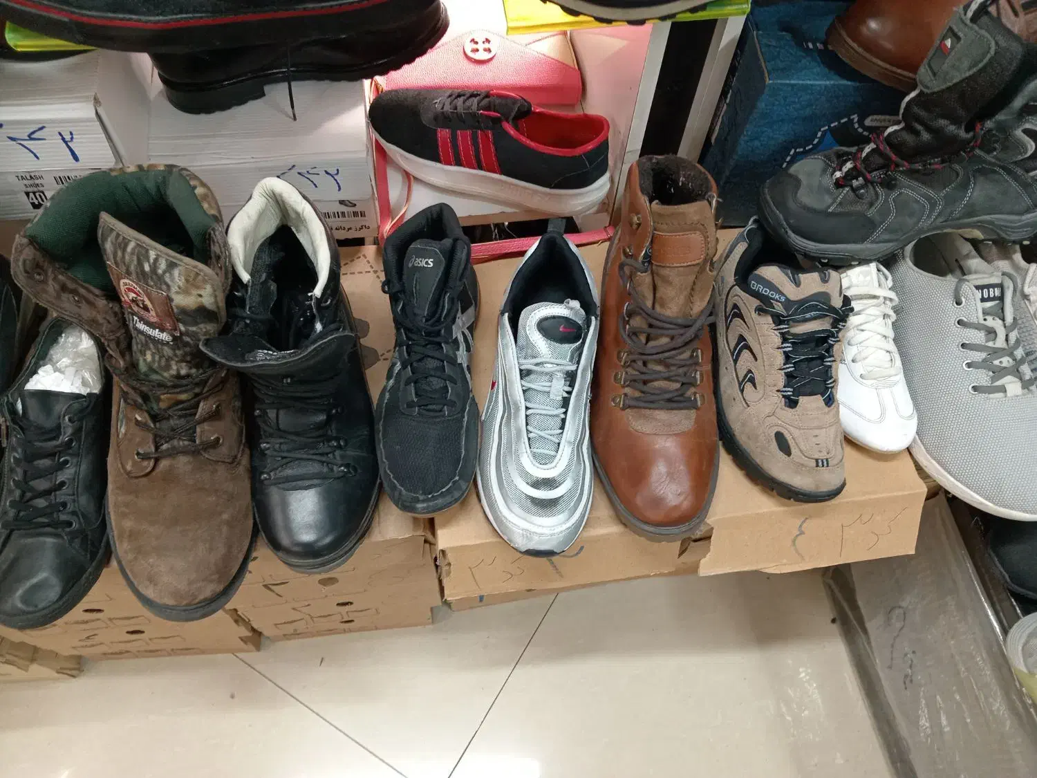 فروش کفش های استوک|کیف، کفش، کمربند|مشهد, چهنو|دیوار