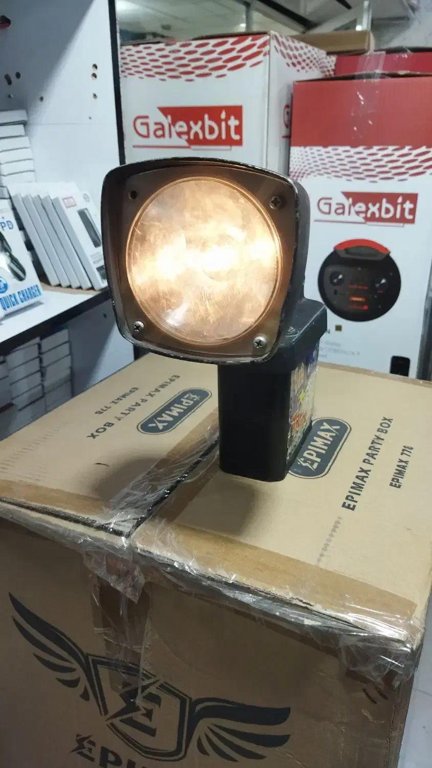 چراغ قوه قدیمی نگهبانی|کوهنوردی و کمپینگ|ایذه, |دیوار