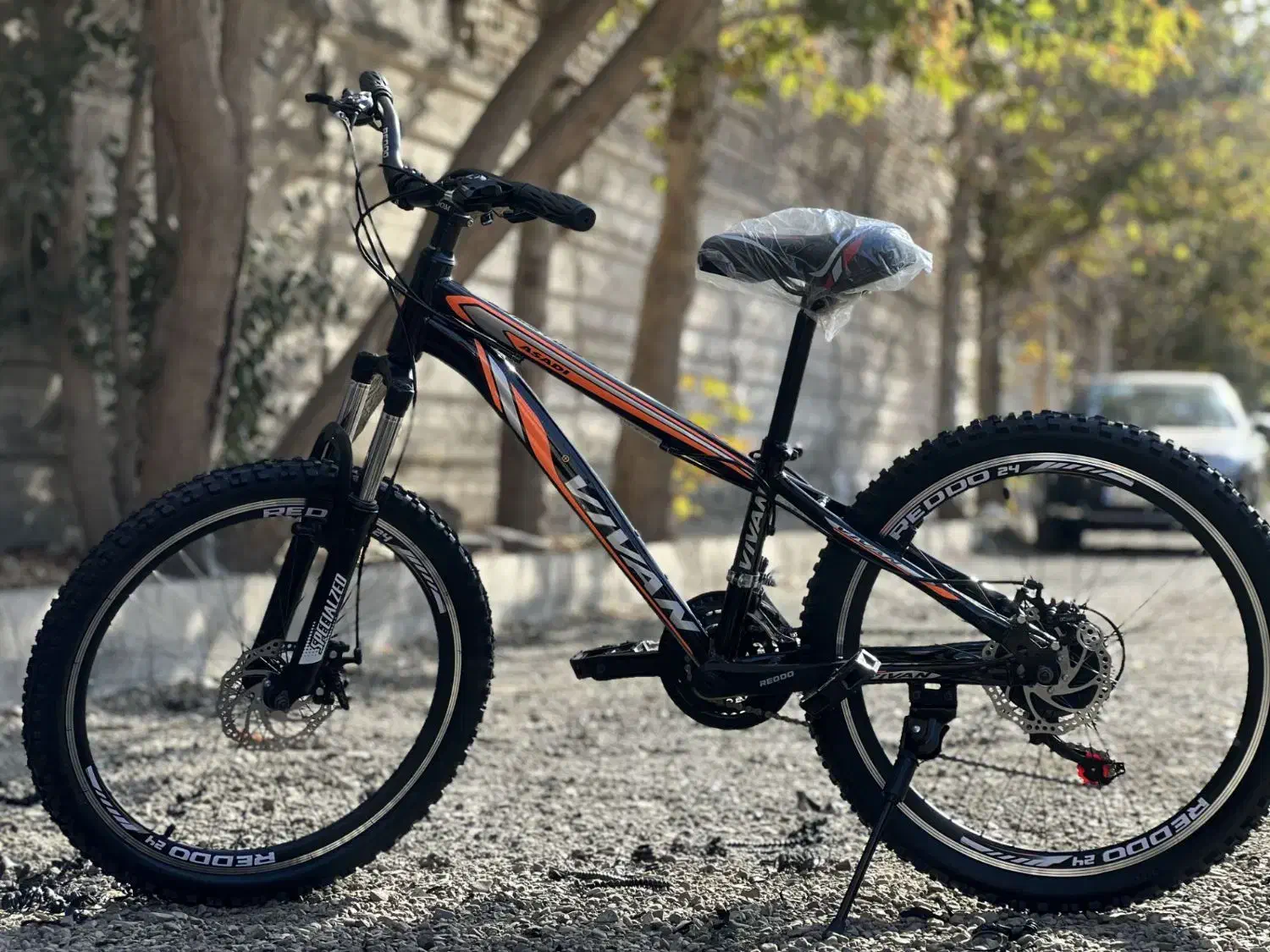 دوچرخه کمک فنر دار و دو شاخه ساده/لاستیک یاسا پهن|دوچرخه، اسکیت، اسکوتر|مشکیندشت, |دیوار