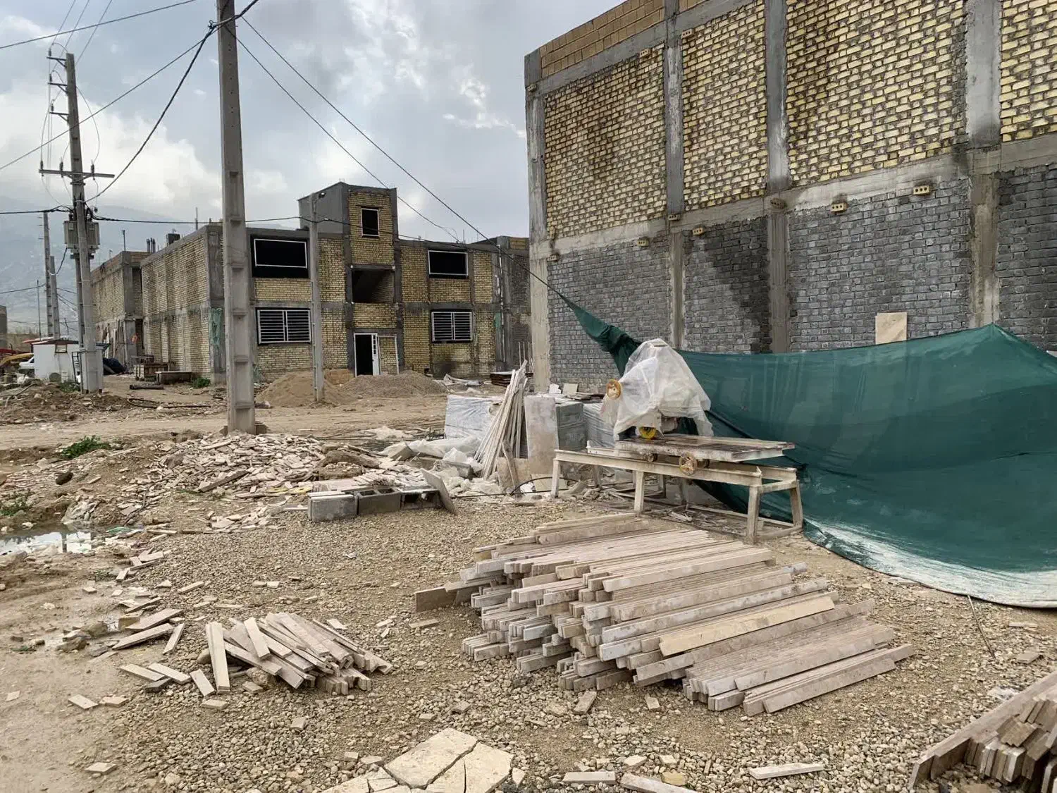 کاشیکار و ...|استخدام معماری، عمران و ساختمانی|سنندج, |دیوار