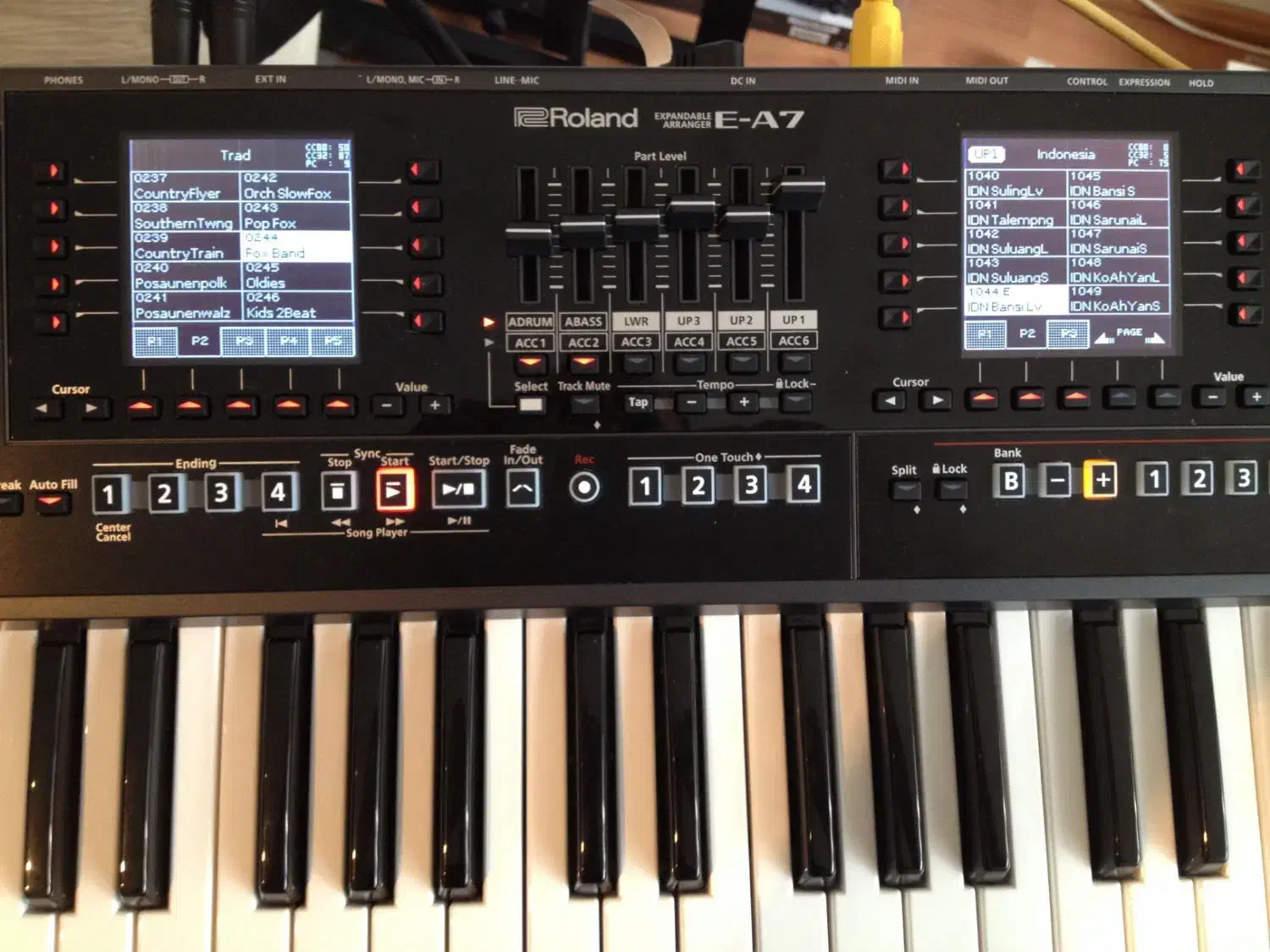 ارگ رولند ea7|پیانو، کیبورد، آکاردئون|تبریز, |دیوار