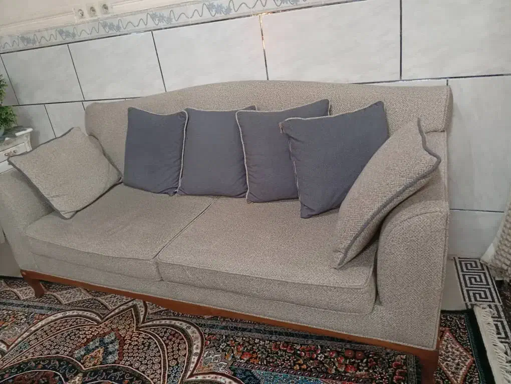 مبل ۹ نفره راحتی|مبلمان خانگی و میز عسلی|میناب, |دیوار