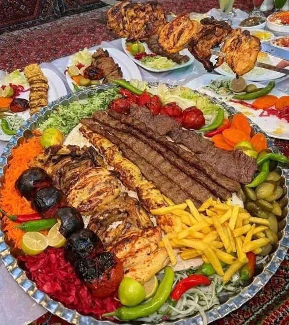 استخدام نیروی آقا (همراه جای خواب و وعده غذایی)|استخدام خدمات فروشگاه و رستوران|شهرکرد, |دیوار