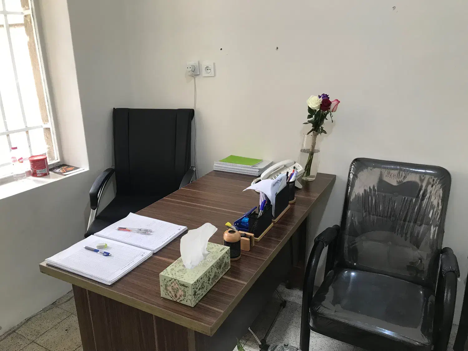 استخدام منشی خانم خوش صدا و مسئولیت پذیر|استخدام اداری و مدیریت|تهران, تسلیحات|دیوار