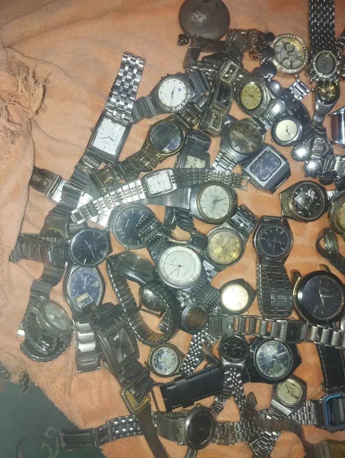 ساعت مچی عطیه|ساعت|پاکدشت, پاکدشت (مامازند)|دیوار