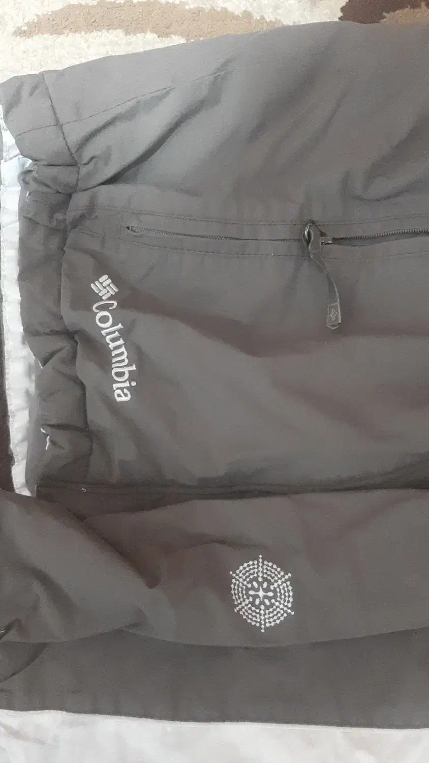 کاپشن کلمبیا|لباس|فردیس, شهرک هفده شهریور|دیوار