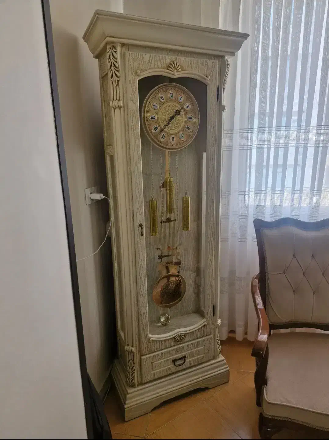 ساعت ایستاده کنار سالنی برند لوتوس اصل|ساعت دیواری و تزئینی|کرج, باغستان|دیوار