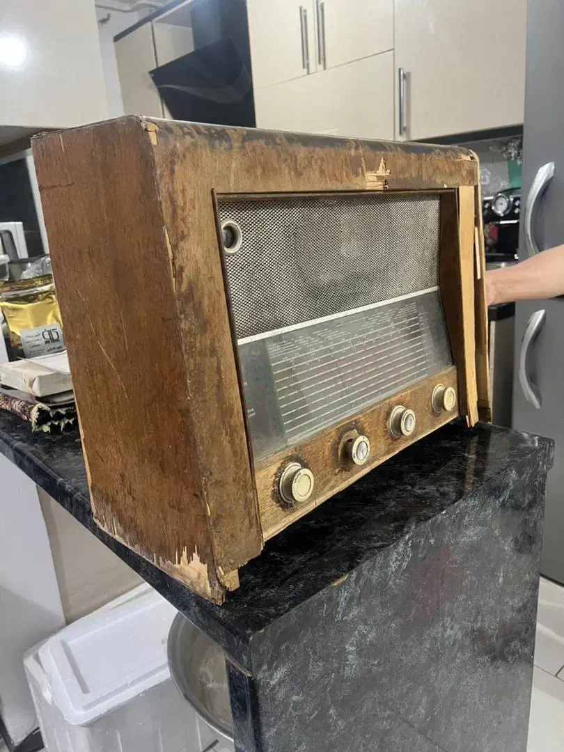 رادیو عتیقه بوش 80ساله|کلکسیون اشیاء عتیقه|پردیس, فاز ۱۱|دیوار