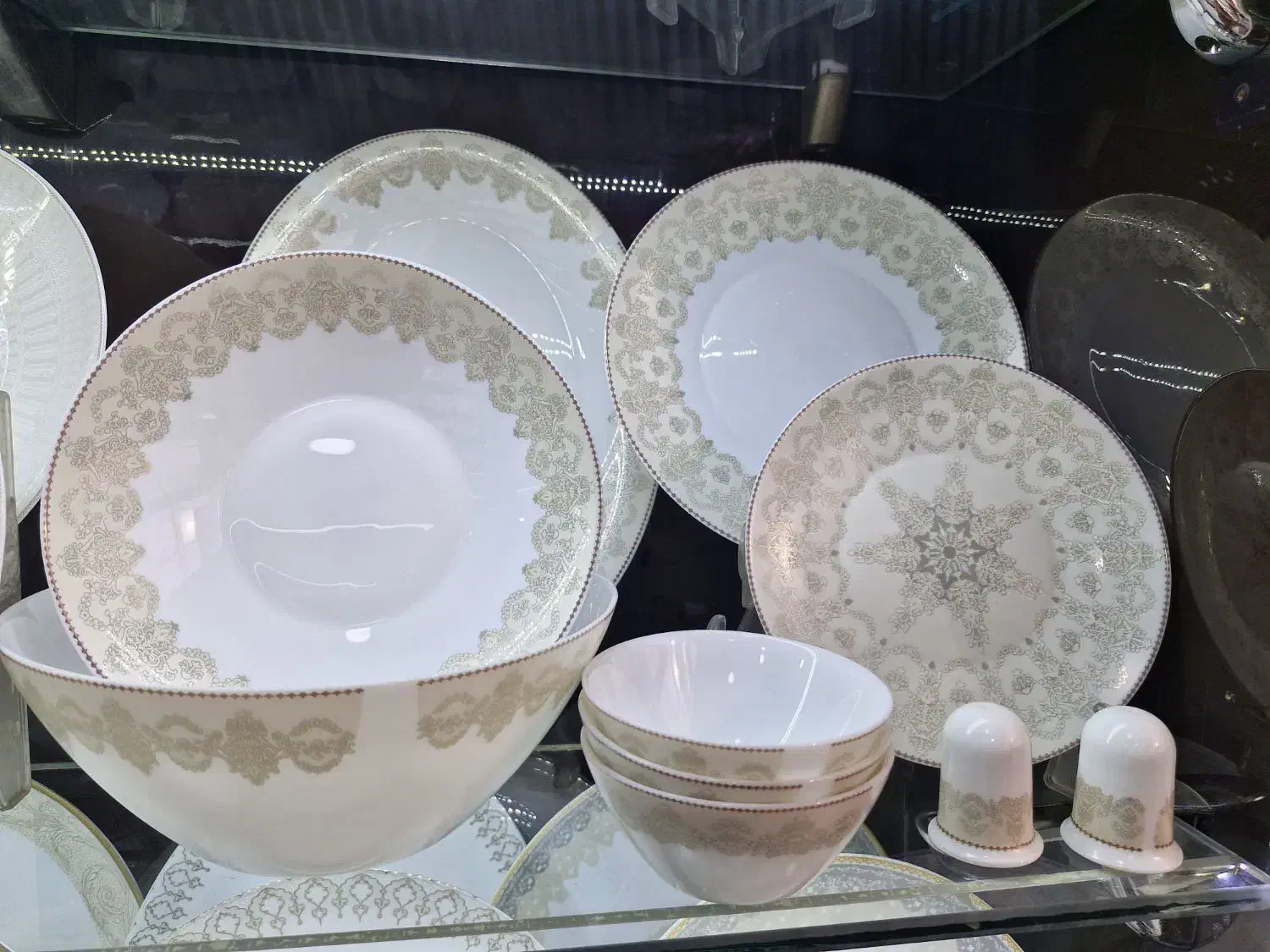 سرویس ۲۸پارچه آرکوپال|ظروف سرو و پذیرایی|قلعه نو, |دیوار