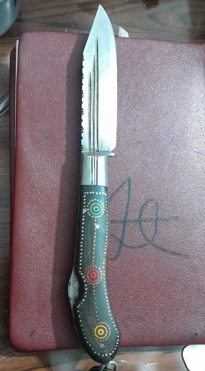 یک عدد چاقو|کلکسیون اشیاء عتیقه|ممقان, |دیوار