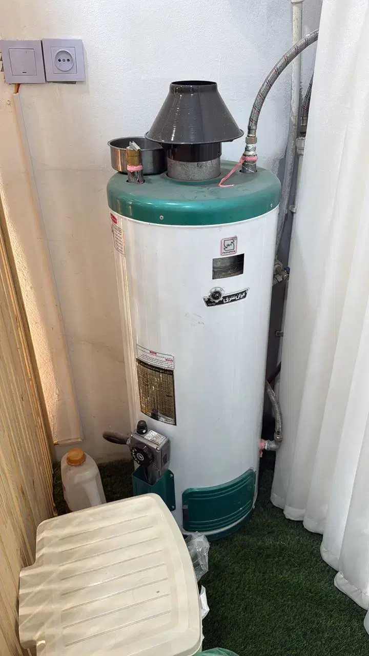 سرشور اب گرم کن تخت مژه|آرایشگاه و سالن‌های زیبایی|دهدشت, |دیوار